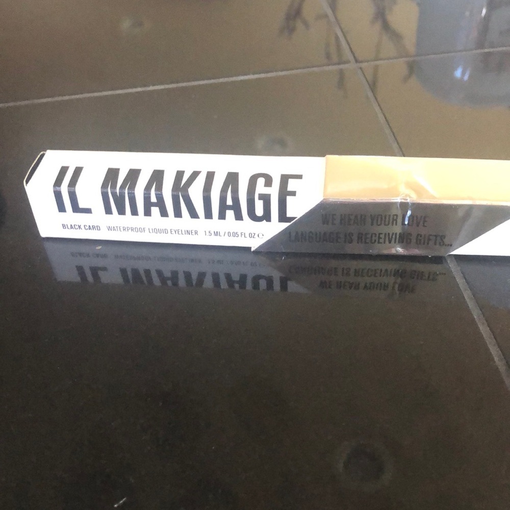 I’ll Makiage Black Card liquid eye liner
